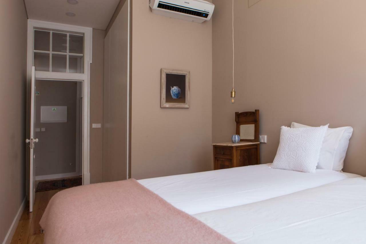 Alfama Baixa Spacious And Bright Blends The Historic And The Contemporary 2 Bedrs & 2 Bathrs Ac 18th Century Building Appartement Lisboa