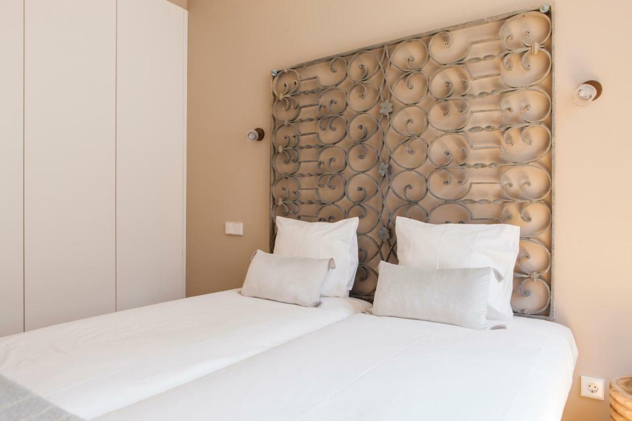 Alfama Baixa Spacious And Bright Blends The Historic And The Contemporary 2 Bedrs & 2 Bathrs Ac 18th Century Building Appartement *