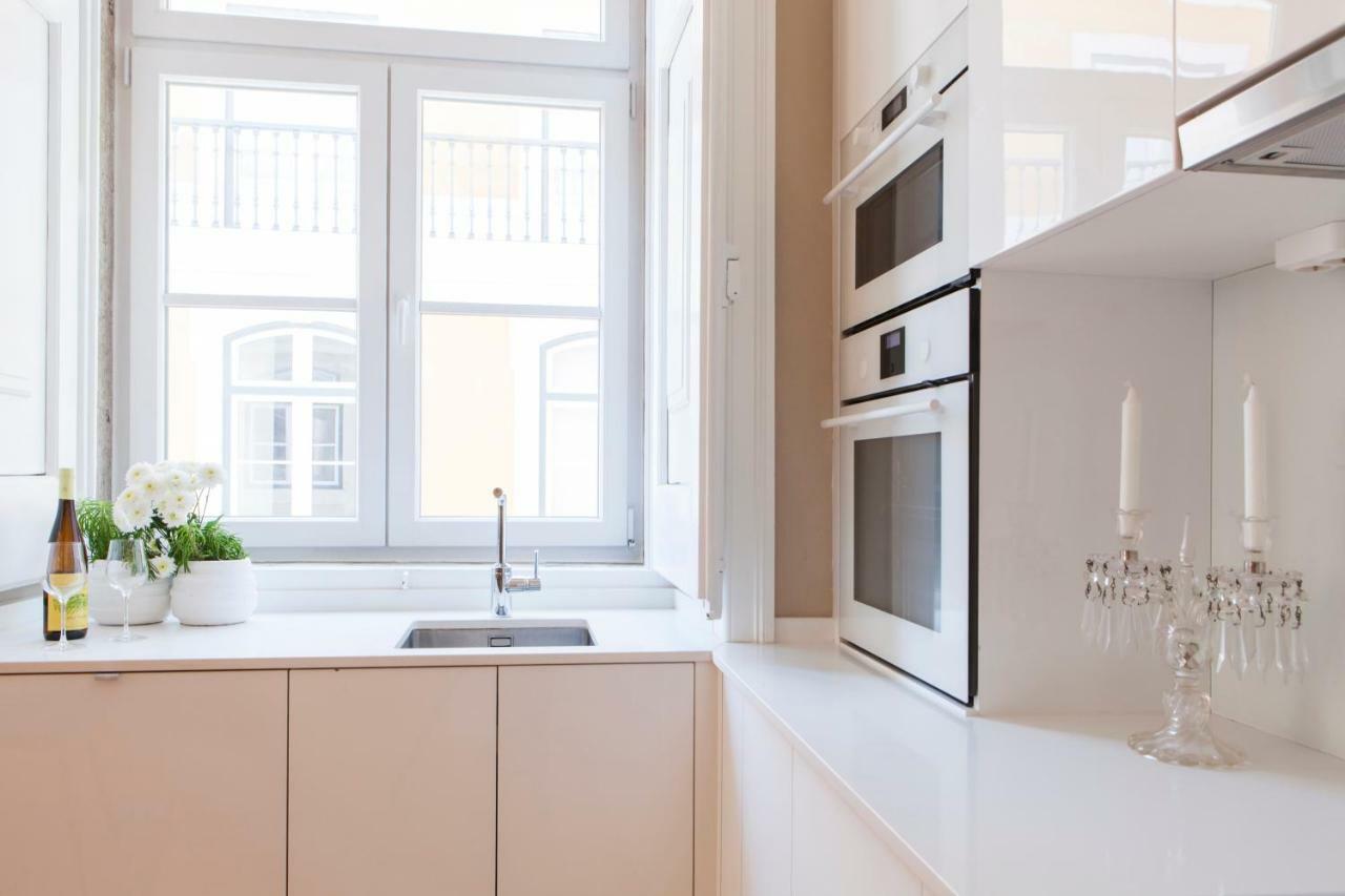 Alfama Baixa Spacious And Bright Blends The Historic And The Contemporary 2 Bedrs & 2 Bathrs Ac 18th Century Building Appartement Lisboa