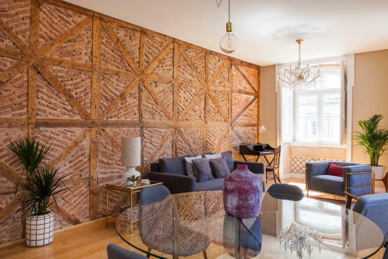 Alfama Baixa Spacious And Bright Blends The Historic And The Contemporary 2 Bedrs & 2 Bathrs Ac 18th Century Building Appartement *