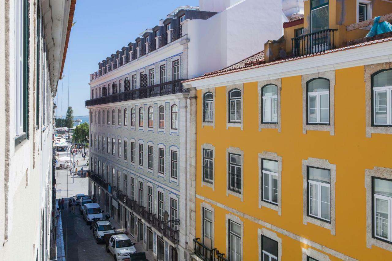 Alfama Baixa Spacious And Bright Blends The Historic And The Contemporary 2 Bedrs & 2 Bathrs Ac 18th Century Building * Lisboa