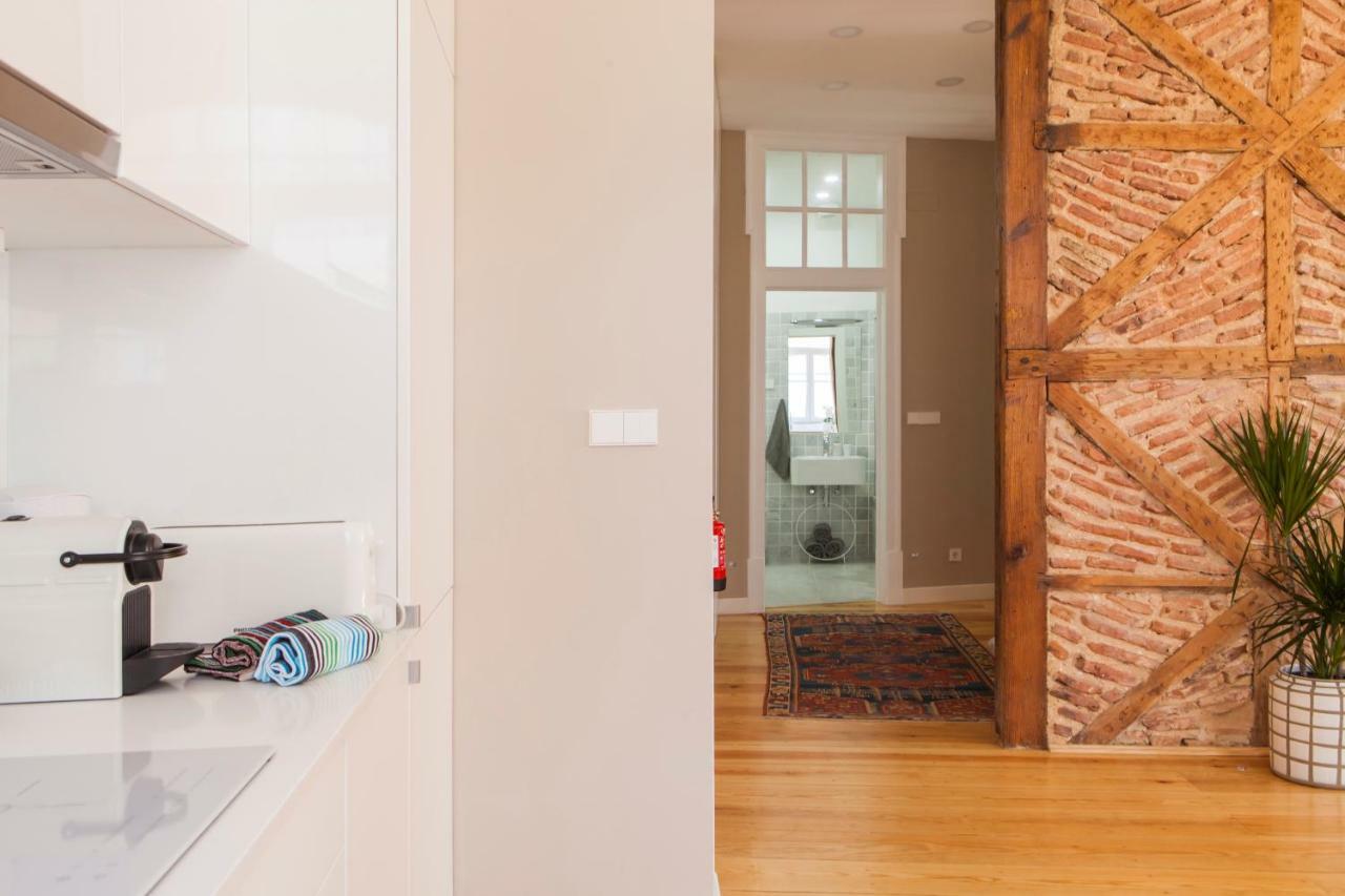 Alfama Baixa Spacious And Bright Blends The Historic And The Contemporary 2 Bedrs & 2 Bathrs Ac 18th Century Building Appartement