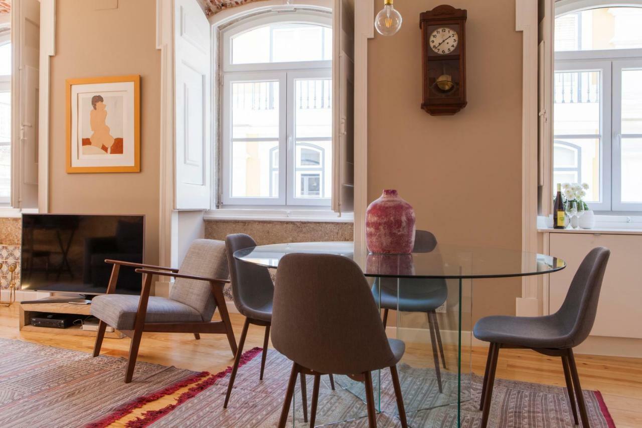 Alfama Baixa Spacious And Bright Blends The Historic And The Contemporary 2 Bedrs & 2 Bathrs Ac 18th Century Building